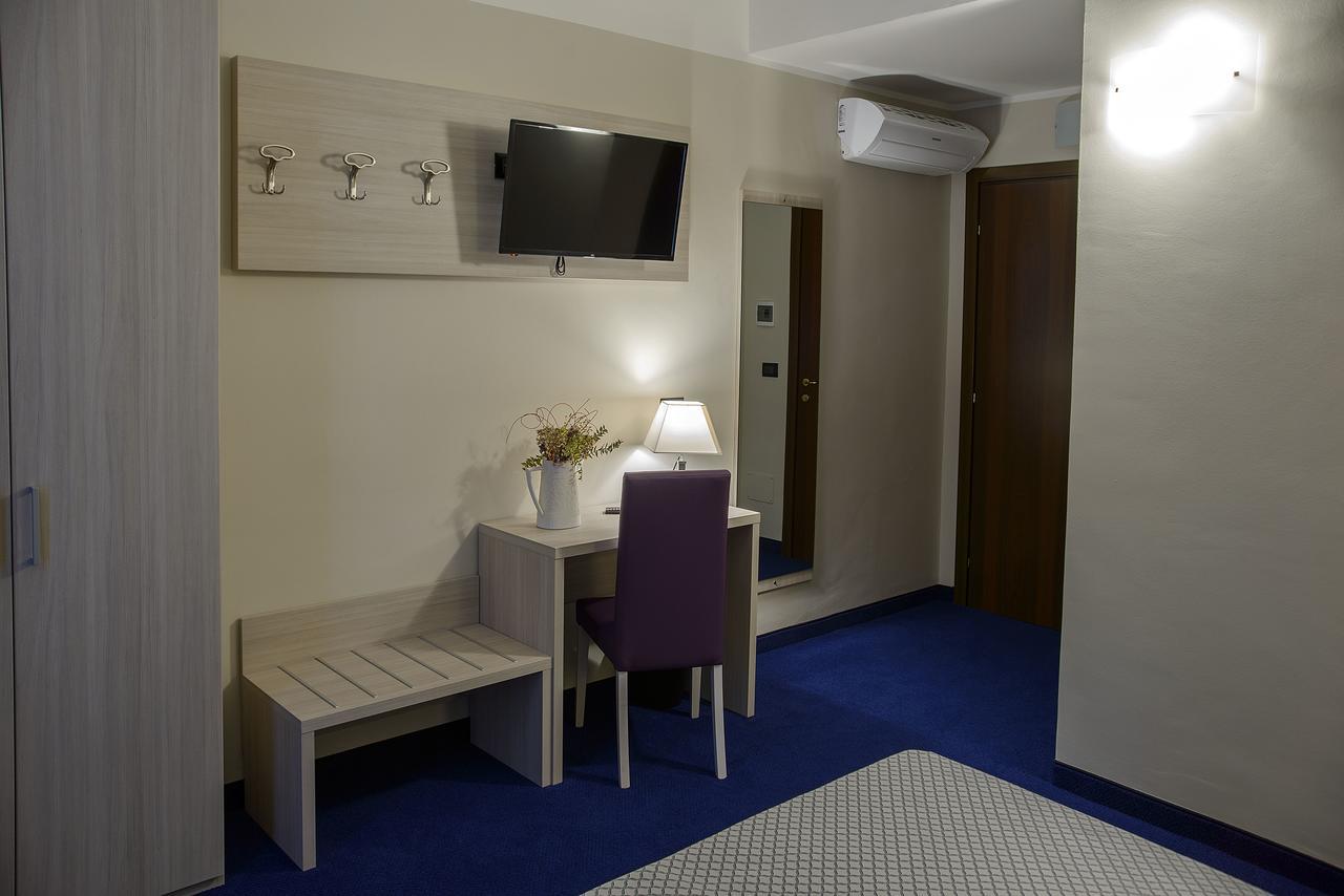 Double Room,517665114:JPEG